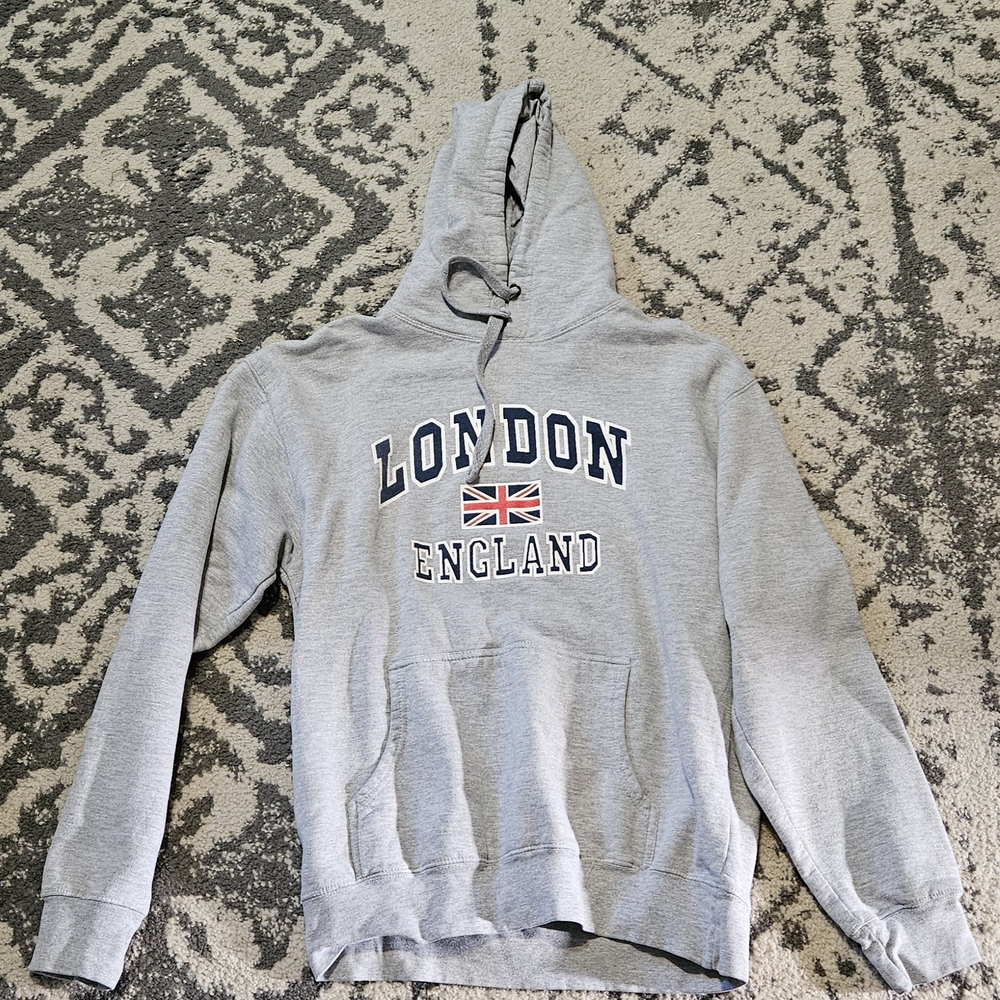 Gray Collegiate Sweatshirt with London Graphic